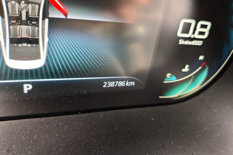 Used Roewe i5 2021 1.5L CVT Diamond Edition Odometer Close Up