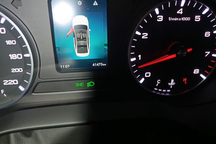 Used Roewe i5 2021 1.5L Manual Diamond Edition Odometer Close Up