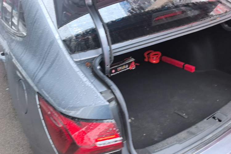 Used Roewe i5 2021 1.5L Manual Platinum Edition Rear Left 45 Deg