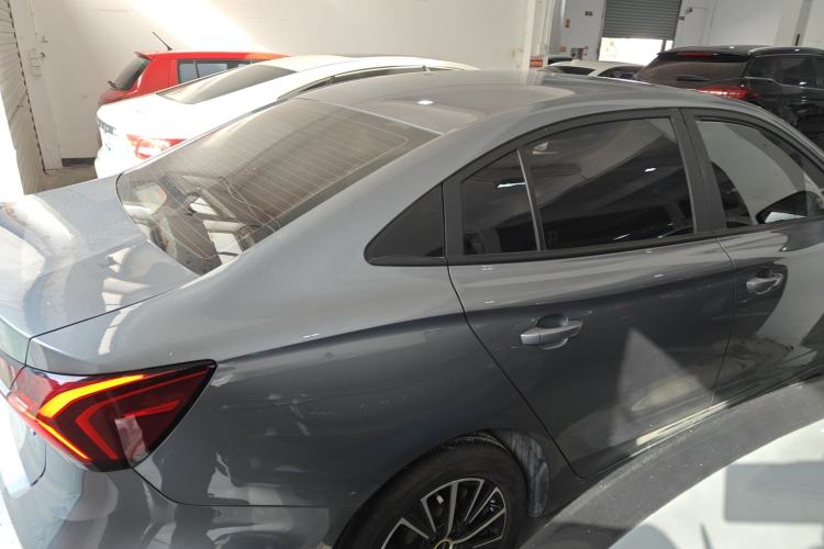 Used Roewe i5 2021 1.5L CVT Platinum Edition Rear Right 45 Deg
