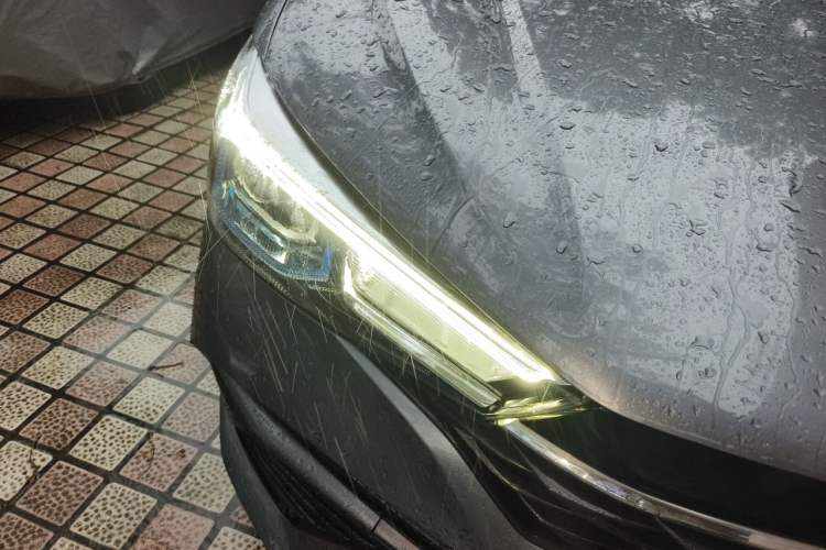 Used Roewe i5 2021 1.5L CVT Diamond Edition Right Front Headlight