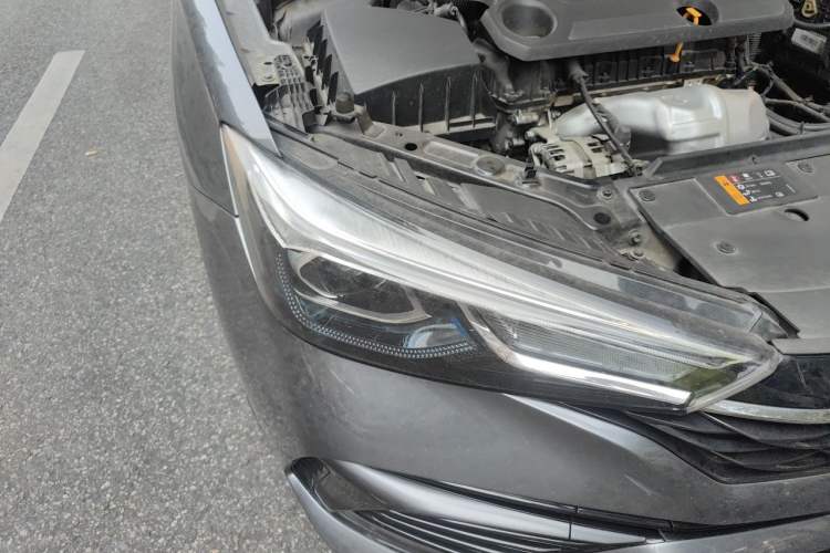 Used Roewe i5 2021 Revised Version 1.5L CVT Diamond Edition Right Front Headlight