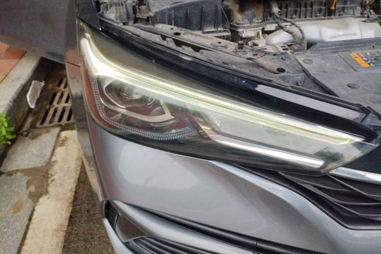 Used Roewe i5 2021 1.5L CVT Diamond Edition Right Front Headlight