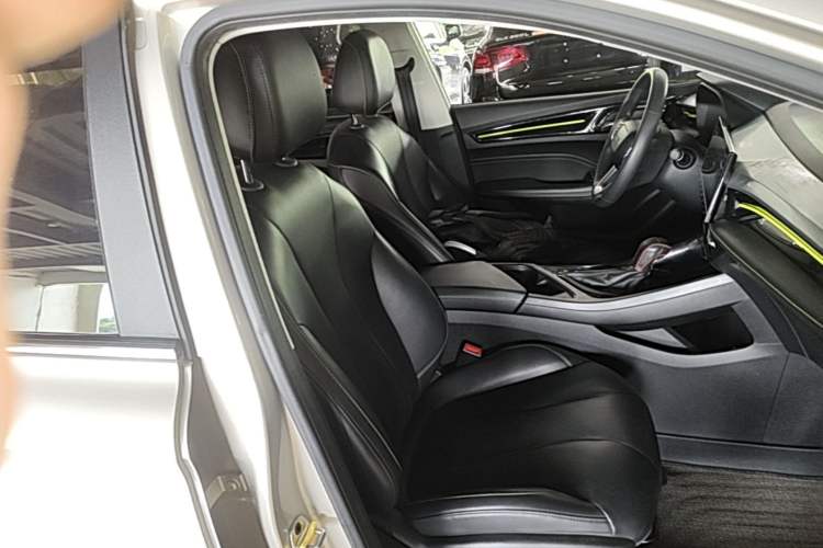 Used Roewe i5 2021 1.5L CVT Diamond Edition Right Front Seat