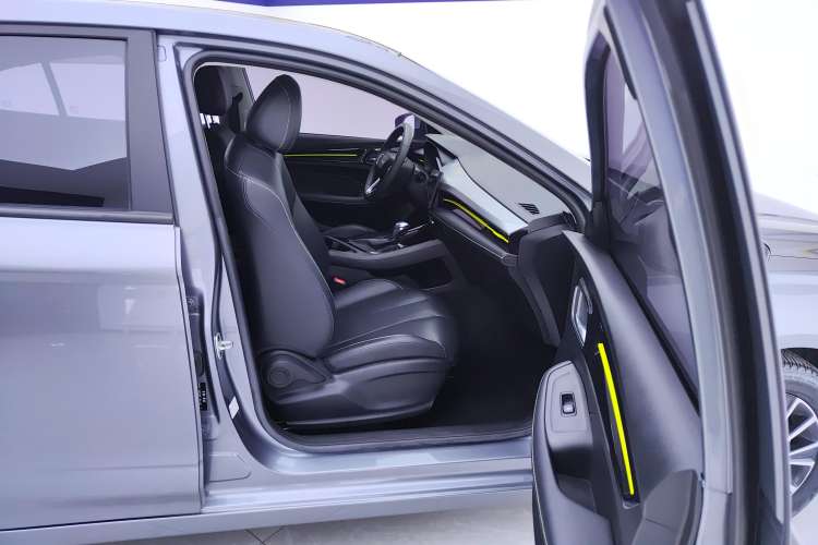 Used Roewe i5 2021 1.5L CVT Black Gold Edition Right Front Seat