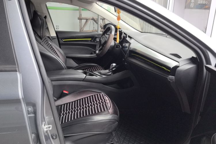 Used Roewe i5 2021 1.5L CVT Platinum Edition Right Front Seat