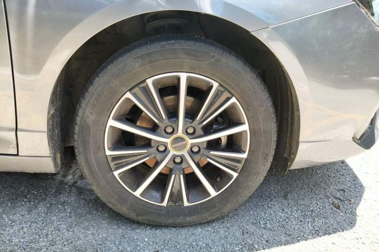 Used Roewe i5 2021 1.5L CVT Diamond Edition Right Front Wheel Hub