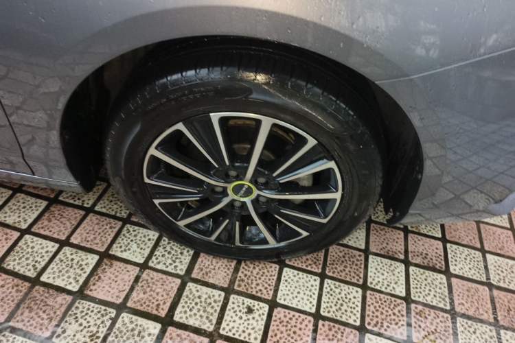 Used Roewe i5 2021 1.5L CVT Diamond Edition Right Front Wheel Hub