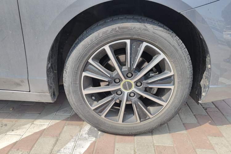 Used Roewe i5 2021 1.5L Manual Platinum Edition Right Front Wheel Hub