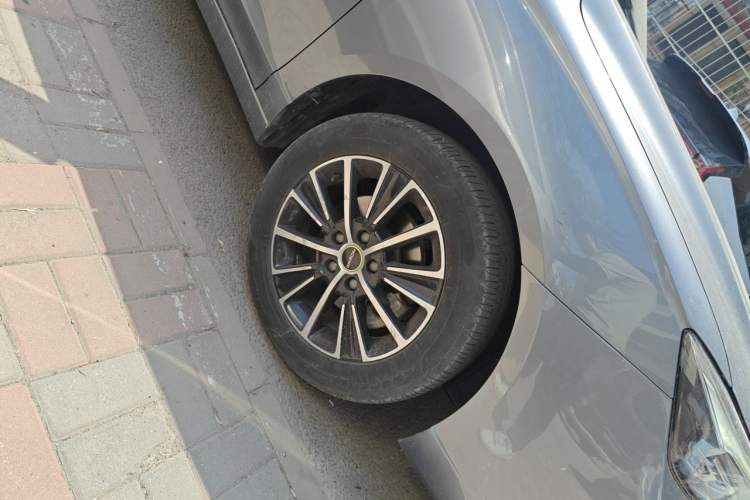 Used Roewe i5 2021 1.5L CVT Diamond Edition Right Front Wheel Hub