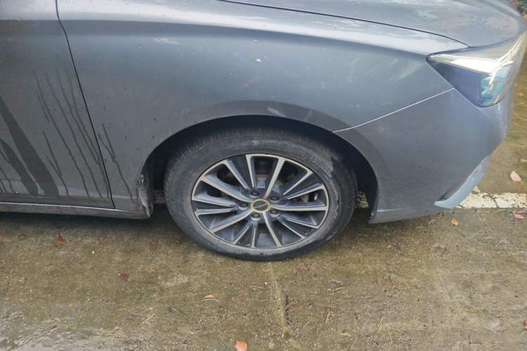Used Roewe i5 2021 1.5L CVT Diamond Edition Right Front Wheel Hub