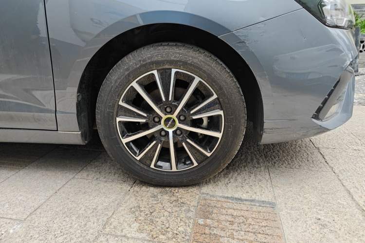 Used Roewe i5 2021 1.5L Manual Platinum Edition Right Front Wheel Hub