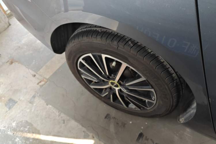Used Roewe i5 2021 1.5L CVT Platinum Edition Right Rear Wheel Hub