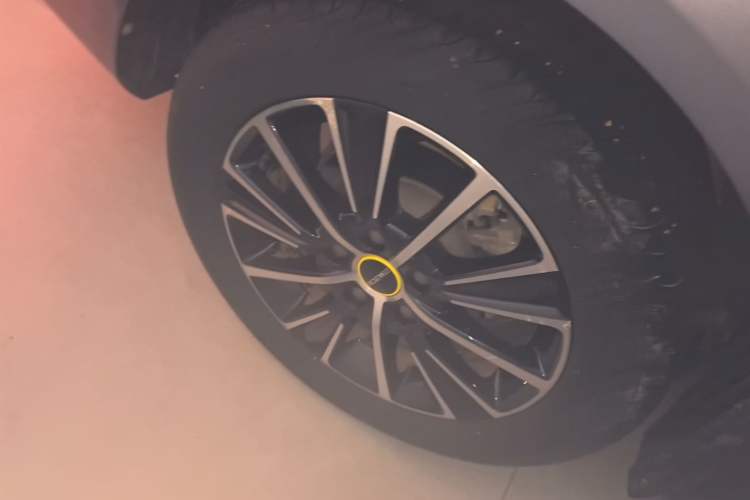 Used Roewe i5 2021 1.5L CVT Black Gold Edition Right Rear Wheel Hub