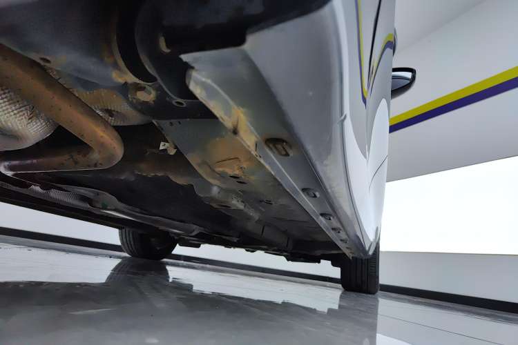 Used Roewe i5 2021 1.5L CVT Black Gold Edition Right Side Sill