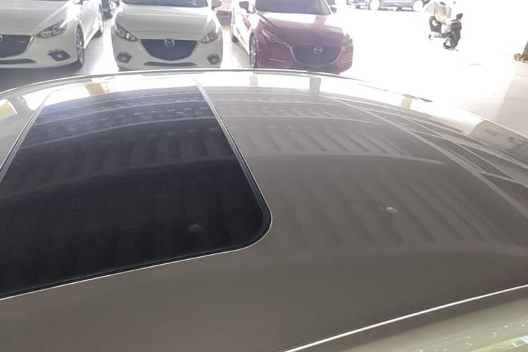 Used Roewe i5 2021 1.5L CVT Diamond Edition Roof