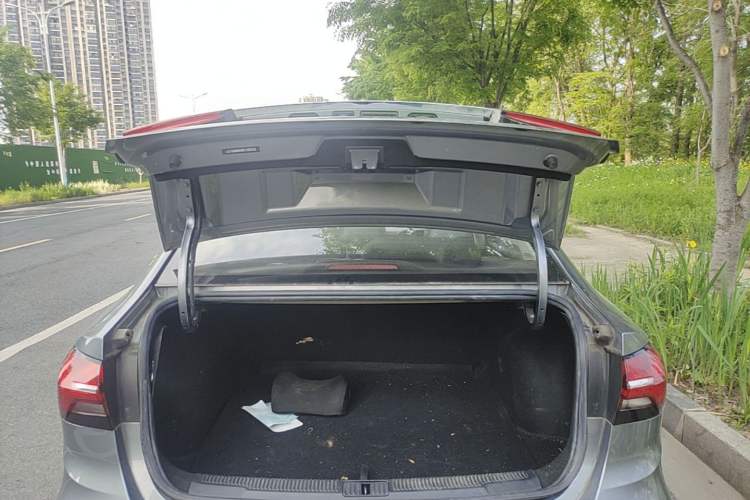 Used Roewe i5 2021 1.5L CVT Starry Edition Trunk