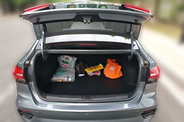 Used Roewe i5 2021 1.5L CVT Diamond Edition Trunk