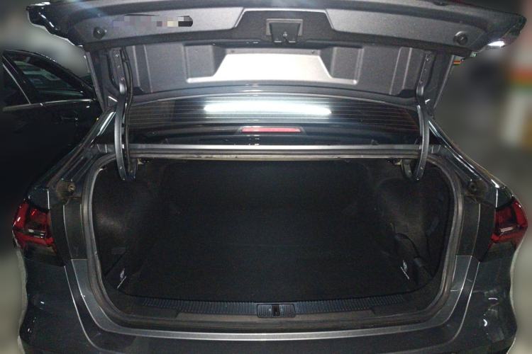 Used Roewe i5 2021 1.5L Manual Diamond Edition Trunk