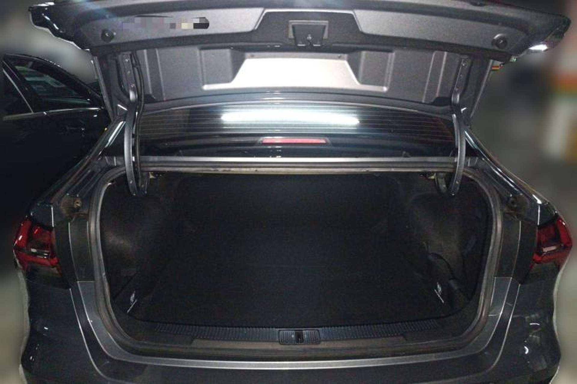 Used Roewe i5 2021 1.5L Manual Diamond Edition Trunk