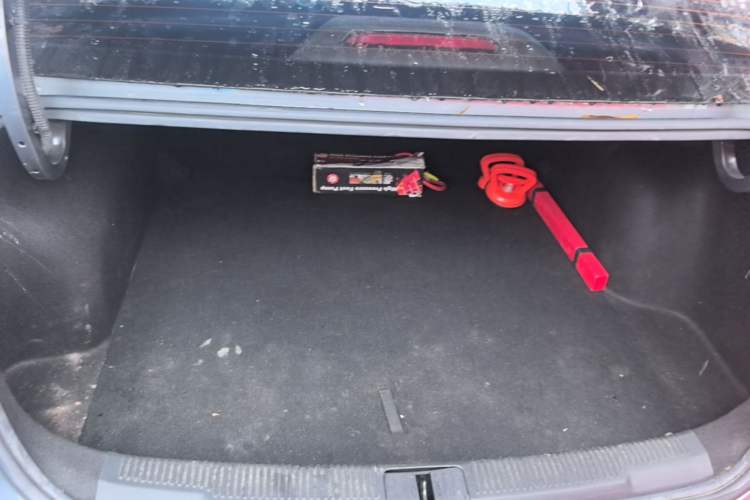 Used Roewe i5 2021 1.5L Manual Platinum Edition Trunk