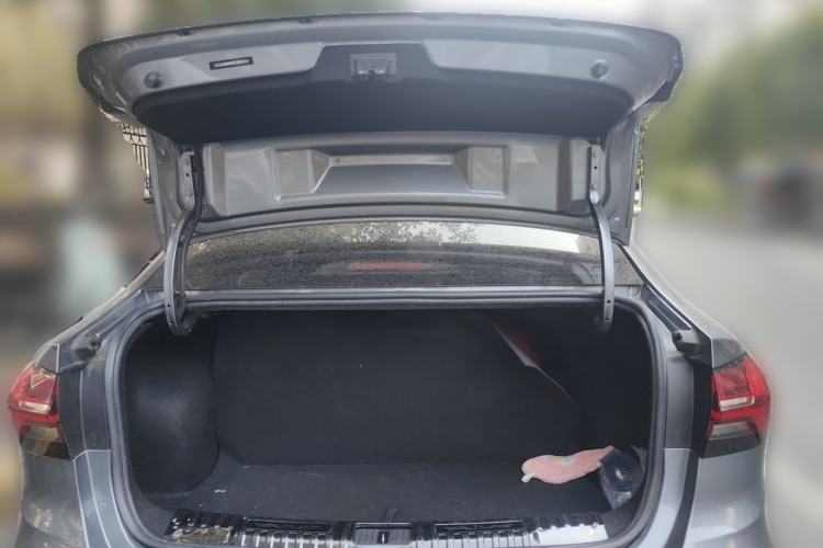 Used Roewe i5 2021 Revised Version 1.5L CVT Diamond Edition Trunk