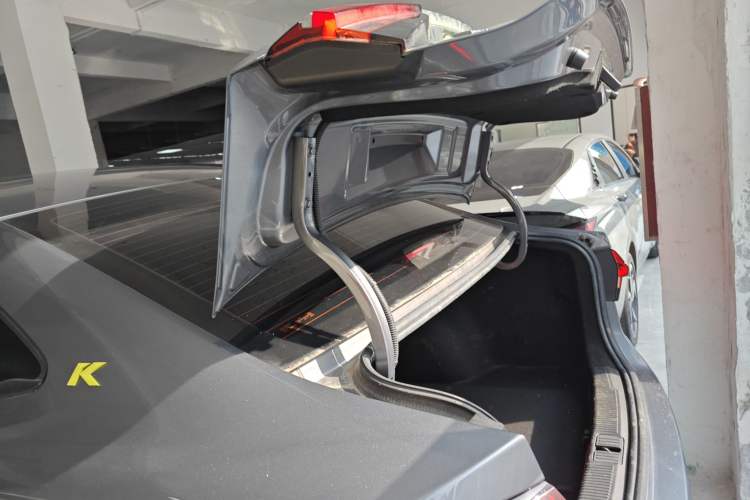 Used Roewe i5 2021 1.5L CVT Platinum Edition Trunk