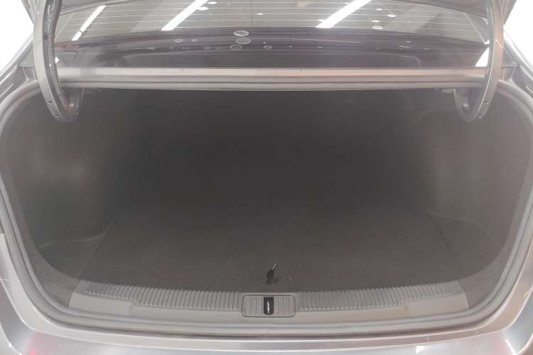 Used Roewe i5 2021 Revised Version 1.5L CVT Diamond Edition Trunk