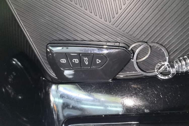 Used Roewe i5 2021 1.5L CVT Platinum Edition Vehicle Key