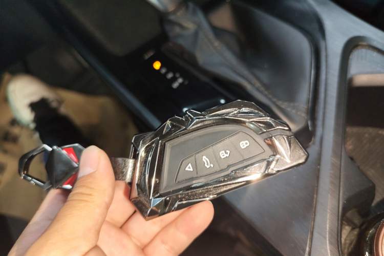 Used Roewe i5 2021 1.5L CVT Diamond Edition Vehicle Key