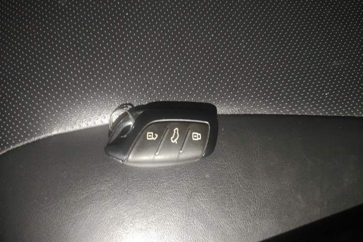 Used Roewe i5 2021 1.5L CVT Diamond Edition Vehicle Key