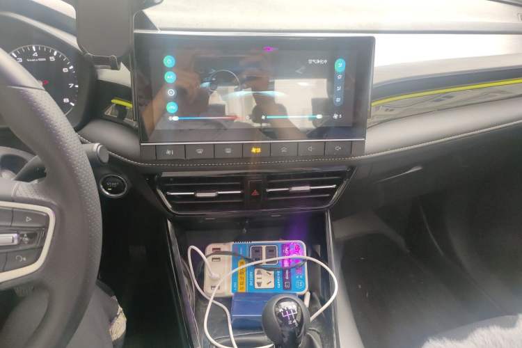 Used Roewe i5 2021 1.5L Manual Diamond Edition Audio And AC Panel