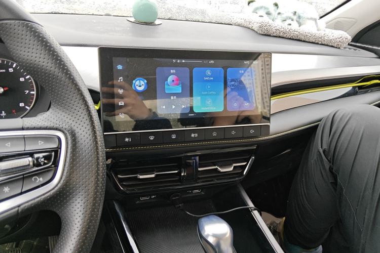 Used Roewe i5 2021 1.5L CVT Platinum Edition Audio And AC Panel