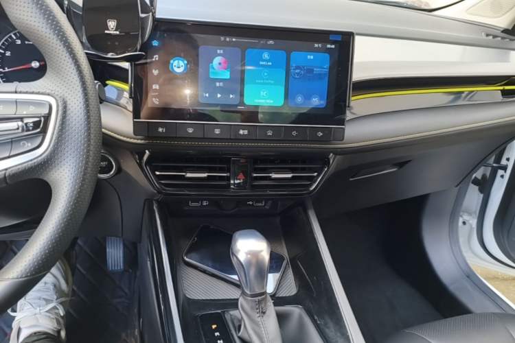 Used Roewe i5 2021 1.5L CVT Black Gold Edition Audio And AC Panel