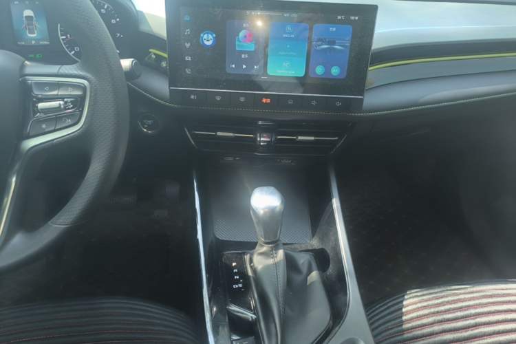 Used Roewe i5 2021 1.5L CVT Platinum Edition Audio And AC Panel