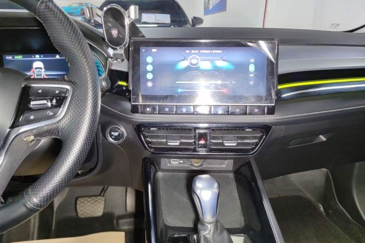 Used Roewe i5 2021 Revised Version 1.5L CVT Diamond Edition Audio And AC Panel