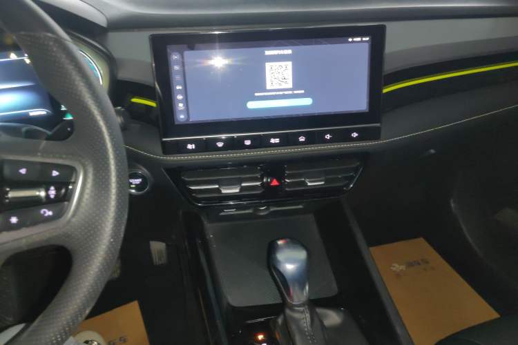 Used Roewe i5 2021 Revised Version 1.5L CVT Diamond Edition Audio And AC Panel