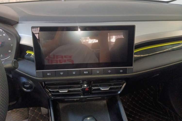 Used Roewe i5 2021 1.5L CVT Platinum Edition Audio And AC Panel