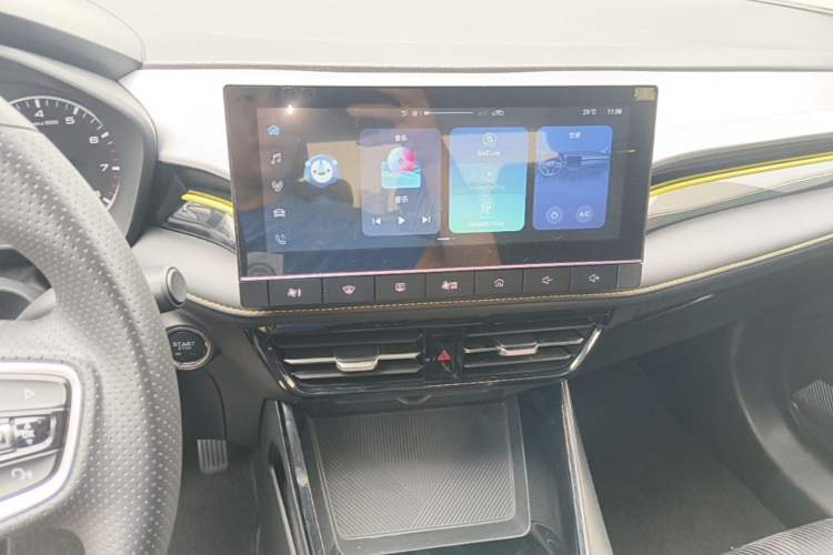 Used Roewe i5 2021 1.5L Manual Platinum Edition Audio And AC Panel