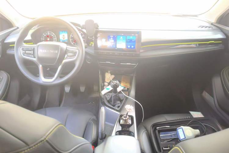 Used Roewe i5 2021 1.5L Manual Diamond Edition Center Console