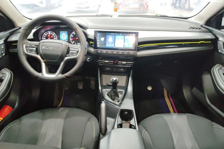 Used Roewe i5 2021 1.5L Manual Platinum Edition Center Console