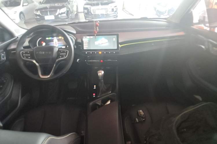 Used Roewe i5 2021 1.5L CVT Diamond Edition Center Console