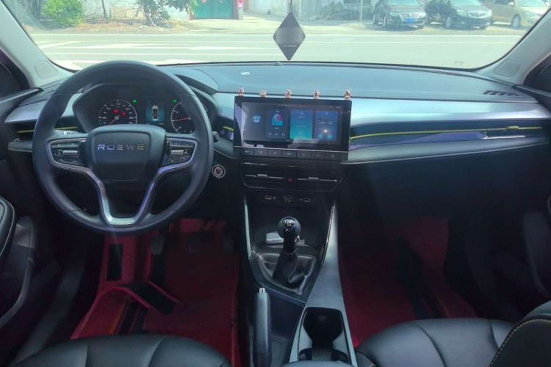 Used Roewe i5 2021 1.5L Manual Diamond Edition Center Console
