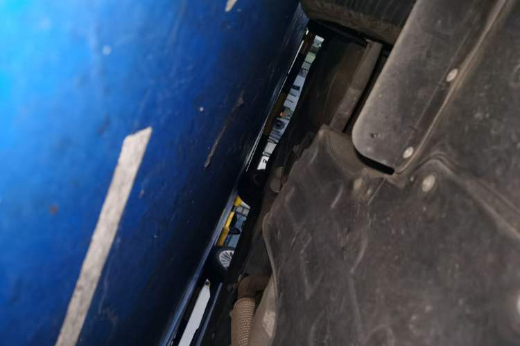 Used Roewe i5 2021 1.5L CVT Black Gold Edition Chassis Front Right