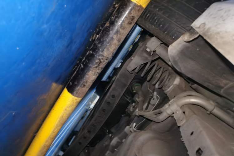 Used Roewe i5 2021 1.5L CVT Black Gold Edition Chassis Rear Left