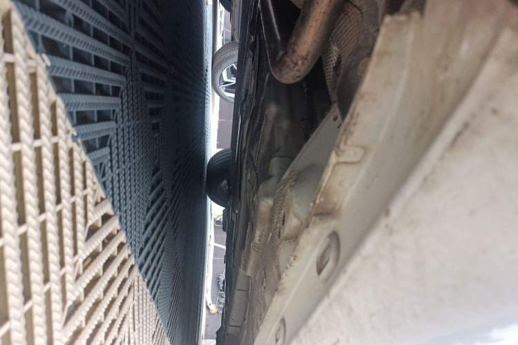 Used Roewe i5 2021 1.5L CVT Diamond Edition Chassis Rear Right