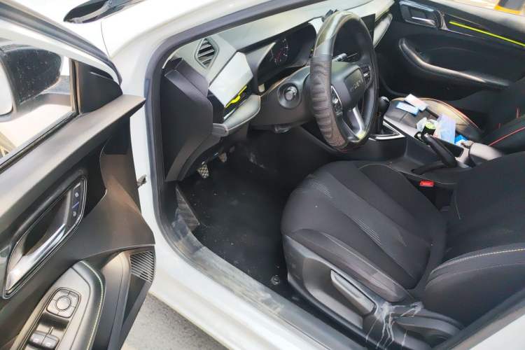 Used Roewe i5 2021 1.5L Manual Platinum Edition Driver Seat