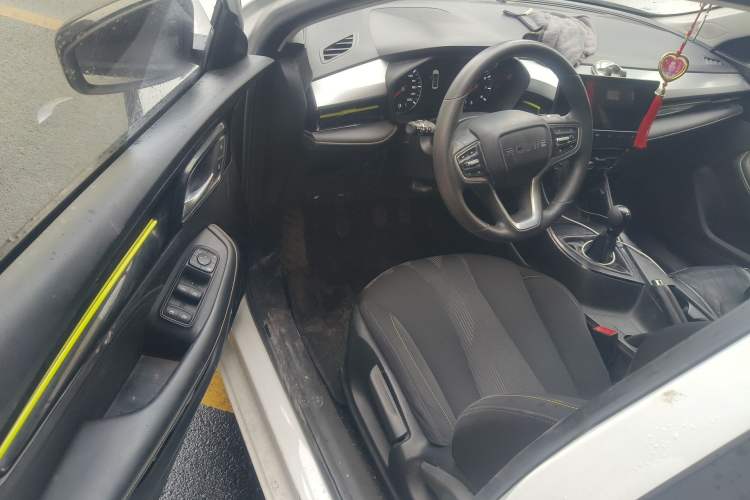 Used Roewe i5 2021 1.5L Manual Platinum Edition Driver Seat