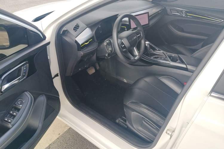 Used Roewe i5 2021 Revised Version 1.5L CVT Diamond Edition Driver Seat