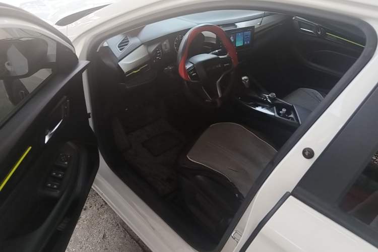 Used Roewe i5 2021 1.5L CVT Platinum Edition Driver Seat